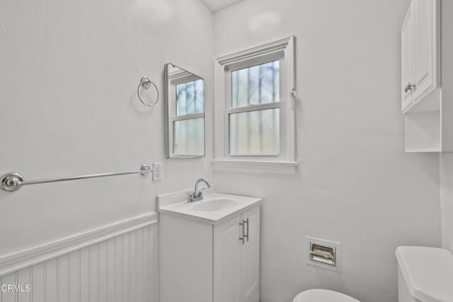 Detail Gallery Image 12 of 24 For 1268 Mentone Ave, Pasadena,  CA  - – Beds | – Baths