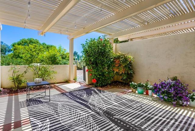 12894 Corte Arauco, San Diego CA: https://media.crmls.org/mediaz/e689b85d-bbf6-4050-bb8e-c9ec72016d00.jpg