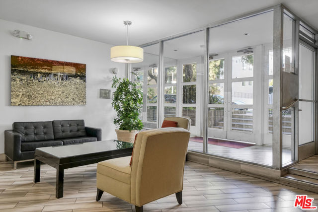 1531 Camden Avenue, Los Angeles CA: https://media.crmls.org/mediaz/e68a1d00-c65b-4241-8c8f-c83b33aedf59.jpg