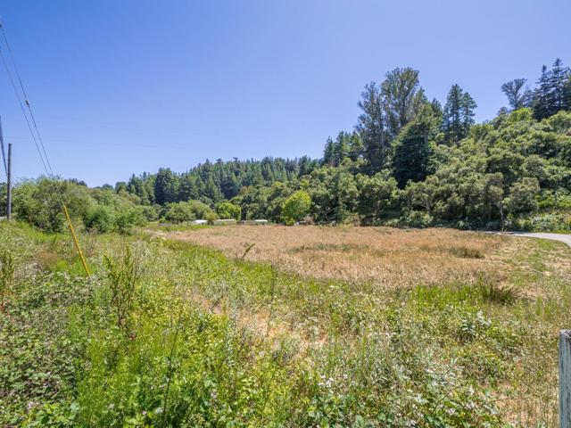 4151 Freedom Boulevard, Aptos CA: https://media.crmls.org/mediaz/e68a2790-a952-4764-9a44-0be4b7c7e4b8.jpg