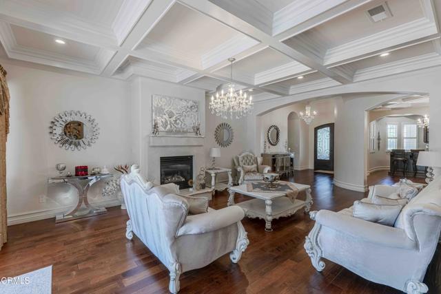 3007 Springbank Court, Bakersfield CA: https://media.crmls.org/mediaz/e68acd90-fd5f-4b6b-95dc-4ff522ed9664.jpg