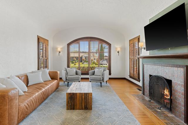 4374 Adams Ave, San Diego CA: https://media.crmls.org/mediaz/e68c3336-7e77-4782-a00c-67f8780f62b0.jpg