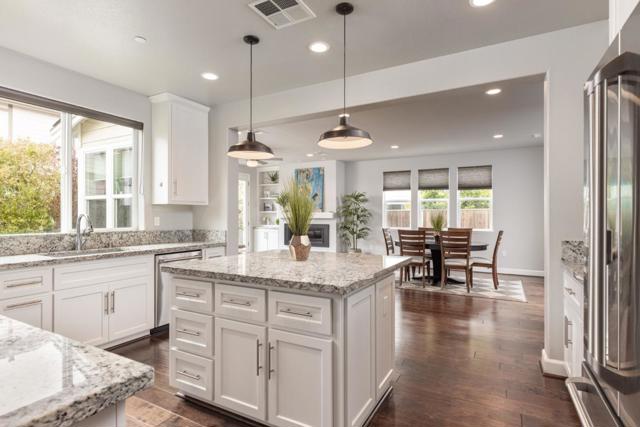 2727 Sea Glass Avenue, Marina CA: https://media.crmls.org/mediaz/e68d82f8-9d8a-470b-b4bb-b89a7296529e.jpg