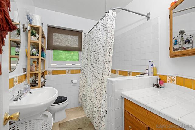 3483 3485 Olive Street, San Diego CA: https://media.crmls.org/mediaz/e68db1c1-03e6-4254-ad38-cdaf4c8ead27.jpg
