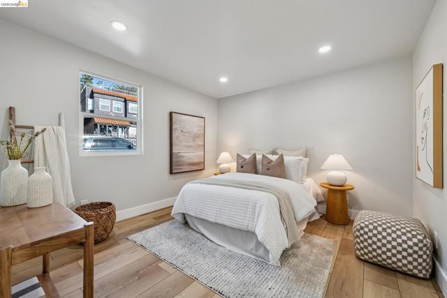 Image 22 of 54 For 7807 Outlook Ave