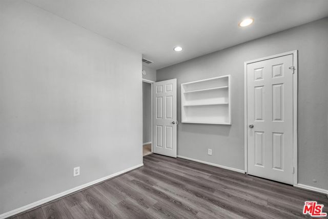 38869 Juniper Tree Road, Palmdale CA: https://media.crmls.org/mediaz/e68efb14-7dc6-46b2-bb50-a990aa3287a3.jpg