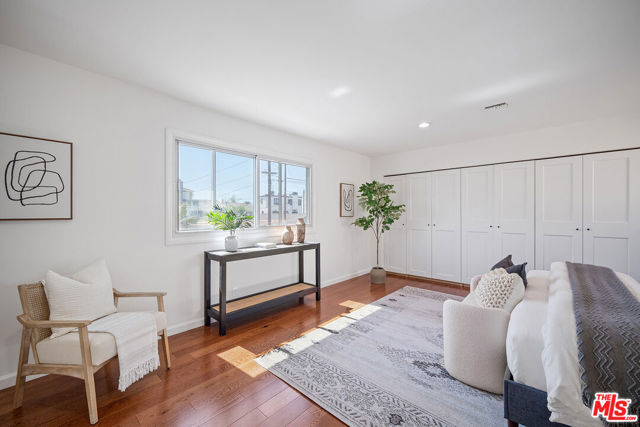 7145 Trask Avenue, Playa del Rey CA: https://media.crmls.org/mediaz/e68f5358-48c8-4749-8bbd-065eca986a1e.jpg