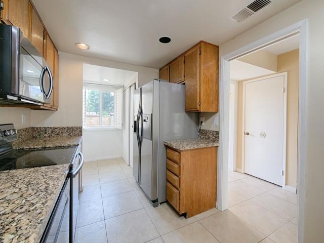 70100 Mirage Cove Drive, Rancho Mirage CA: https://media.crmls.org/mediaz/e68f8197-4cf1-4f9b-ad3e-54342b7a395d.jpg
