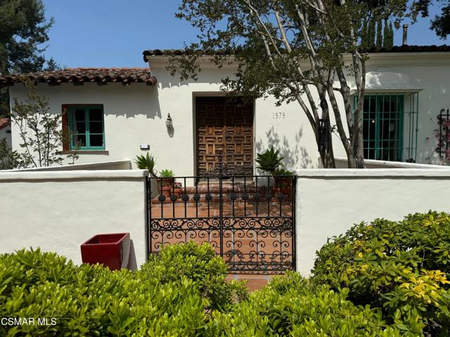 1979 Allen Avenue, Altadena CA: https://media.crmls.org/mediaz/e68fa4c1-8bac-4397-b4b4-f6a251928f74.jpg