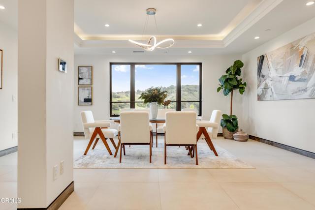 Detail Gallery Image 2 of 69 For 12480 Viewcrest Rd, Los Angeles,  CA 91604 - 5 Beds | 7 Baths