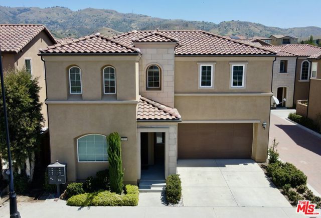 20659 W Beech Circle, Porter Ranch CA: https://media.crmls.org/mediaz/e69023bd-4be9-4d75-b8e7-2617d9642802.jpg