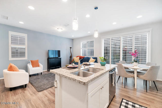 8565 N Walnut Way, West Hills CA: https://media.crmls.org/mediaz/e690cf23-2085-4242-8953-886a4348fd3d.jpg