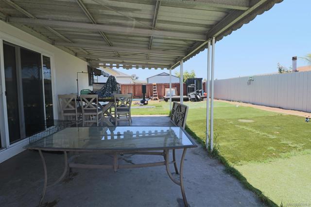 1252 Fourth Ave, Chula Vista CA: https://media.crmls.org/mediaz/e69119b3-10a3-49f7-8f08-dac197998c7c.jpg