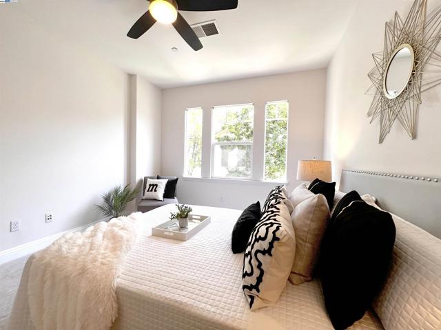 49031 Woodgrove Cmn, Fremont CA: https://media.crmls.org/mediaz/e691ceb1-8357-46dc-a38c-fa5b9016c7a1.jpg