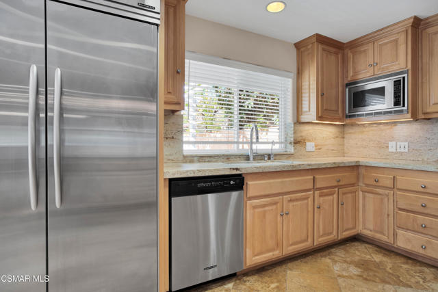 4539 Mammoth Avenue, Sherman Oaks CA: https://media.crmls.org/mediaz/e691d0cd-b5bd-4ba4-9788-7570539b7d2c.jpg