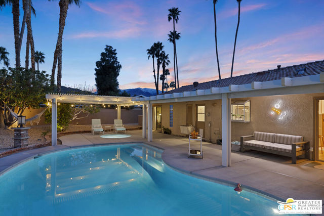 1334 S San Joaquin Drive, Palm Springs CA: https://media.crmls.org/mediaz/e692fe48-13c0-4bf4-88ed-f6d831bee2bf.jpg