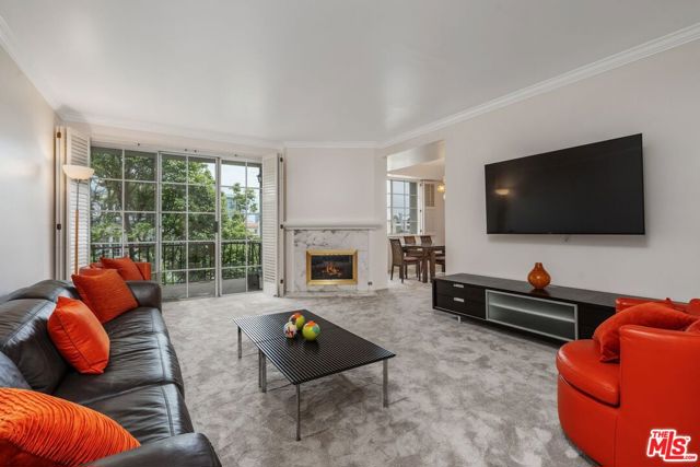 1375 Kelton Avenue, Los Angeles CA: https://media.crmls.org/mediaz/e6931b8a-9085-46e8-9461-d5a3e744b4f3.jpg