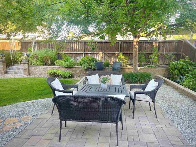 37710 Sprucewood Ln, Murrieta CA: https://media.crmls.org/mediaz/e6936f9b-6e5f-401e-8750-fd3f1e04dc96.jpg