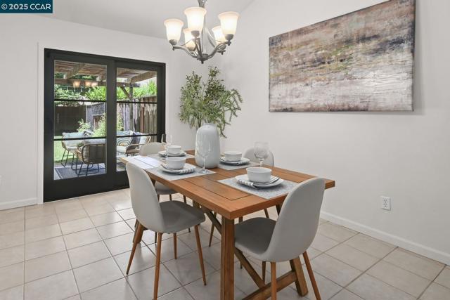 2120 Shady Creek Pl, Danville CA: https://media.crmls.org/mediaz/e693e097-7669-47de-a79b-833620ca7bbe.jpg
