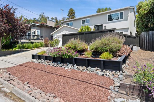 330 Avenue Portola, El Granada CA: https://media.crmls.org/mediaz/e6942a9b-134e-4094-aa1b-e67c0fd773dd.jpg