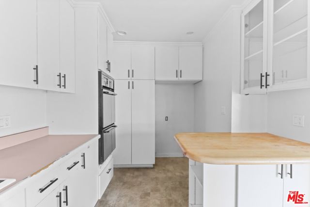 2652 Stoner Avenue, Los Angeles CA: https://media.crmls.org/mediaz/e6946c82-813e-4dc9-981f-2a7d1d25edd2.jpg