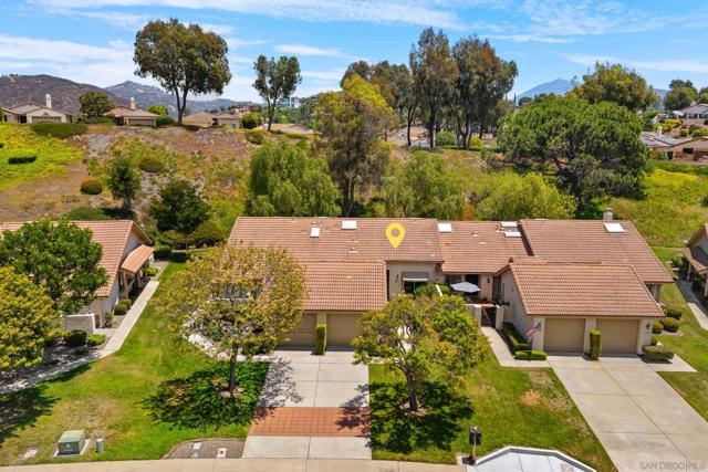 17909 Avenida Alozdra, San Diego CA: https://media.crmls.org/mediaz/e6948bcf-3ba2-4383-8b46-77416476c10a.jpg