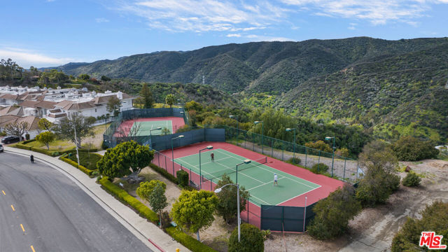 2241 Canyonback Road, Los Angeles CA: https://media.crmls.org/mediaz/e695932e-136d-46df-b88c-27fda69cb9b2.jpg