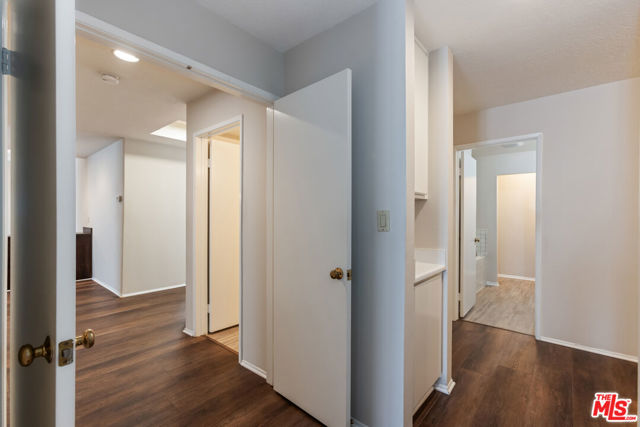 4641 Fulton Avenue, Sherman Oaks CA: https://media.crmls.org/mediaz/e695d0ba-f38d-4d4a-b150-c499cd136e00.jpg