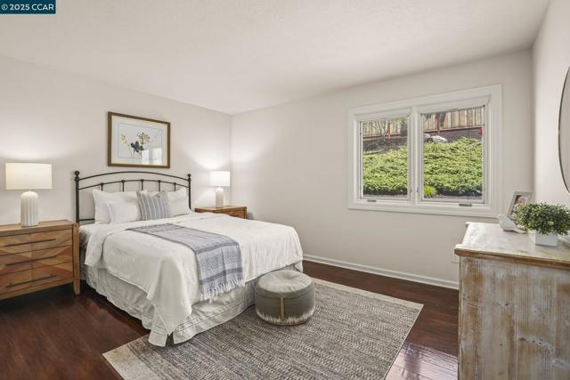 219 Nottingham Pl, Danville CA: https://media.crmls.org/mediaz/e69658e5-f62e-41fc-a456-7ce18a21a205.jpg