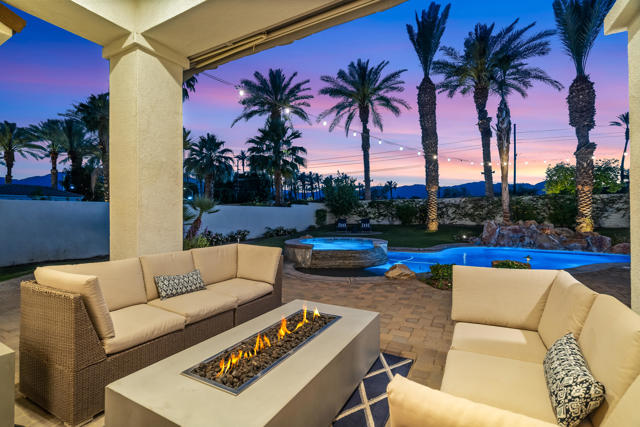 80030 Via Valerosa, La Quinta CA: https://media.crmls.org/mediaz/e696634e-8b8c-4c5a-9a59-f462cb070ead.jpg
