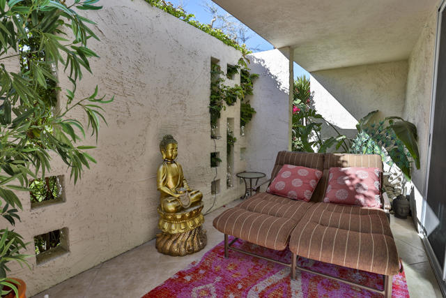 45735 Pawnee Road, Indian Wells CA: https://media.crmls.org/mediaz/e6967b7f-017d-453c-b064-953d1824c67b.jpg