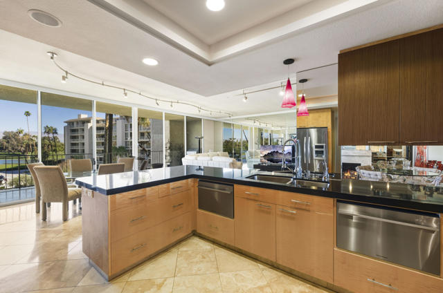 899 Island Drive #402, Rancho Mirage, CA 92270