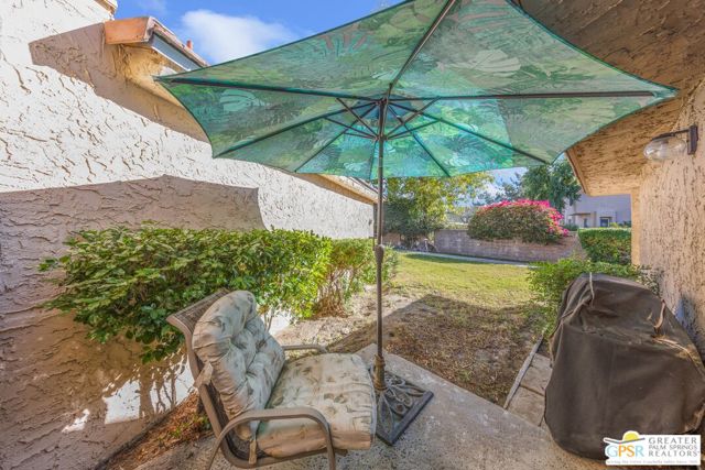 68541 Calle Alcazar, Cathedral City CA: https://media.crmls.org/mediaz/e69731d5-6ecc-42b4-8cde-5cf1635101d3.jpg