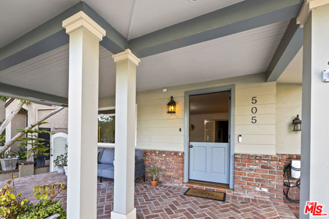 505 Panama Avenue, Long Beach CA: https://media.crmls.org/mediaz/e69756f6-3cd4-4fc2-ad45-0410af7b471e.jpg