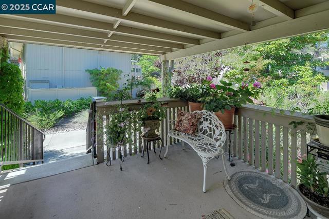 1400 Canyonwood, Walnut Creek CA: https://media.crmls.org/mediaz/e697d0c7-9918-4518-8e8a-094c212e5037.jpg