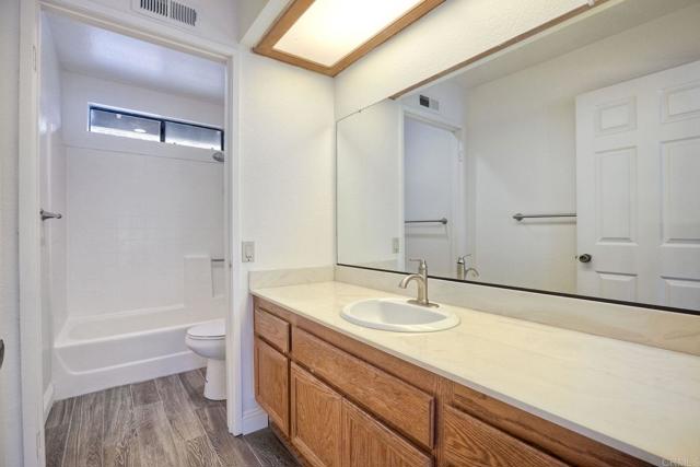 2091 Sequoia Crest, Vista CA: https://media.crmls.org/mediaz/e69856eb-d53e-4e38-97b5-7bceb35fadeb.jpg