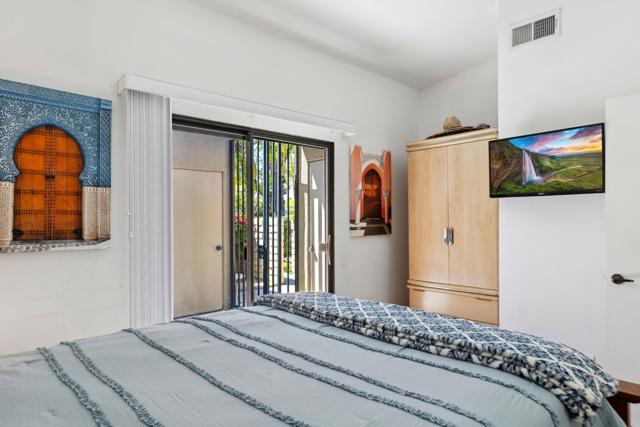 1254 Tiffany Circle N Circle, Palm Springs CA: https://media.crmls.org/mediaz/e698ca75-5427-48a0-96a1-ca6ef0c71145.jpg
