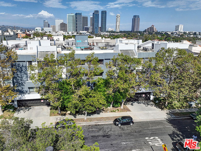 1830 Westholme Avenue, Los Angeles CA: https://media.crmls.org/mediaz/e698f3e2-d2ac-4d8a-ad42-7afa0987b26d.jpg