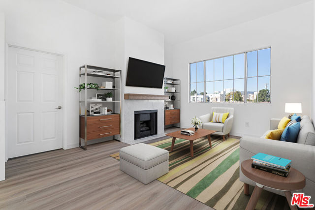 2033 Beloit Avenue, Los Angeles CA: https://media.crmls.org/mediaz/e6993913-bf36-4ab1-8f8a-2a64de3ab0ec.jpg