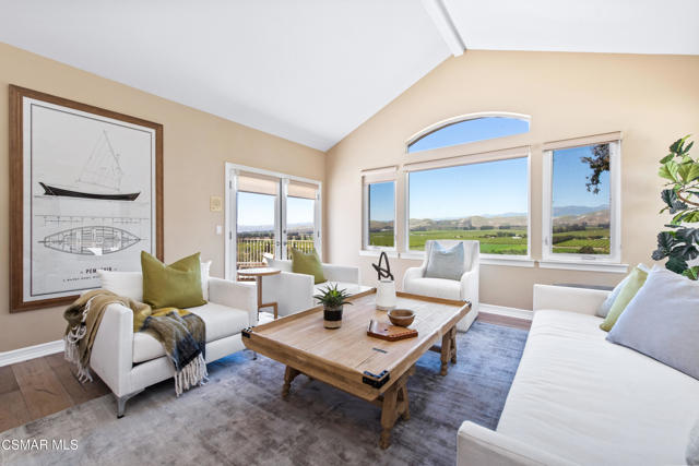 1074 Deseo Avenue, Camarillo CA: https://media.crmls.org/mediaz/e69943b8-bf96-44cb-8ea5-c6fcaa62c553.jpg