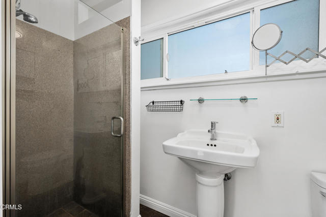 3860 Spad Place, Culver City CA: https://media.crmls.org/mediaz/e69978e1-baf9-487a-a3bc-4ccae62cd9e0.jpg