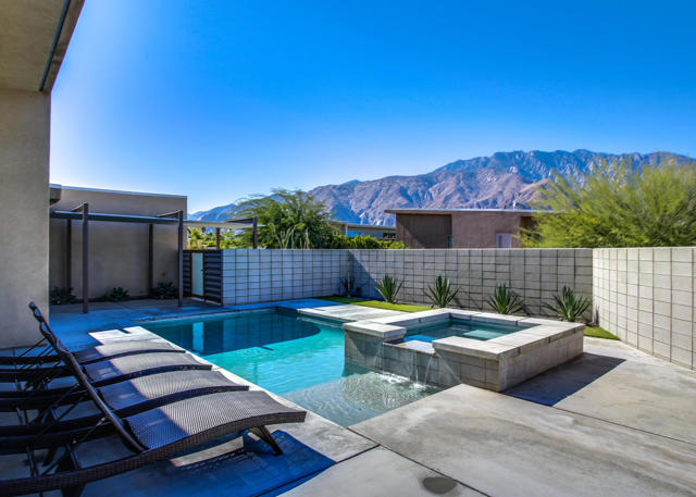 1153 Solace Court, Palm Springs CA: https://media.crmls.org/mediaz/e69a6ae4-300c-4fca-b7b0-e27d05c62b92.jpg