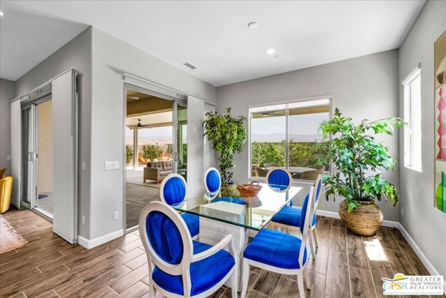 70 Zinfandel, Rancho Mirage CA: https://media.crmls.org/mediaz/e69aa8dd-1cd9-428c-a1ef-3831a953deb3.jpg