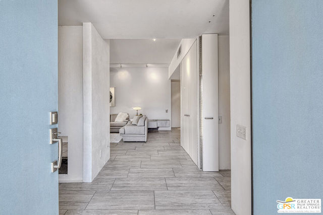 70120 Frank Sinatra Drive, Rancho Mirage CA: https://media.crmls.org/mediaz/e69ae9c7-f2d0-416b-98ba-972d760d99e3.jpg