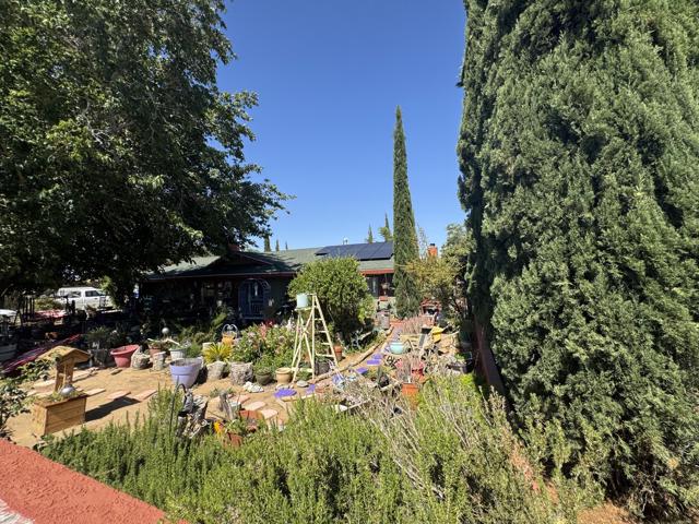 7585 Joshua Lane, Yucca Valley CA: https://media.crmls.org/mediaz/e69c2fb3-1b4f-4830-88f4-e19034ca26f6.jpg