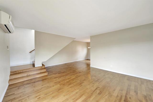 Detail Gallery Image 10 of 29 For 2666 Worden #8,  San Diego,  CA 92110 - 2 Beds | 1/1 Baths