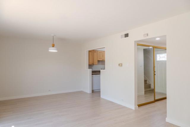 3206 Admiralty Lane, Foster City CA: https://media.crmls.org/mediaz/e69dbaa9-db95-4331-8370-73fe32042d42.jpg