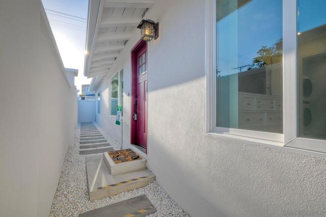 1221 4th St, San Diego CA: https://media.crmls.org/mediaz/e69e2354-4d8f-43c6-8bfe-bdf0879491ee.jpg