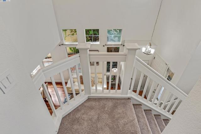 34906 Herringbone Ct, Union City CA: https://media.crmls.org/mediaz/e69e2c47-537e-4d98-95e3-acd7cdc7503c.jpg