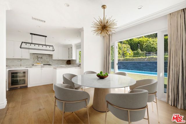 1214 Coldwater Canyon Drive, Beverly Hills CA: https://media.crmls.org/mediaz/e69e57b0-55bd-4a81-b789-43c48a8fdc9e.jpg